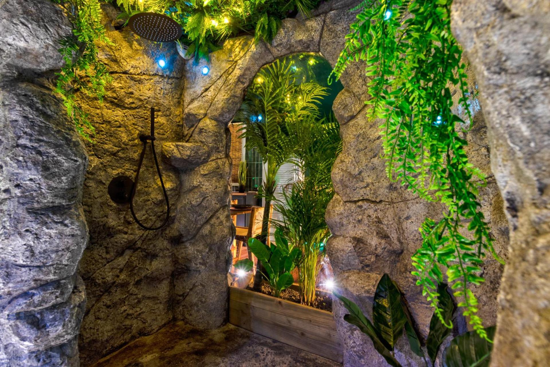 Jungle Love Room Toulouse Exteriör bild
